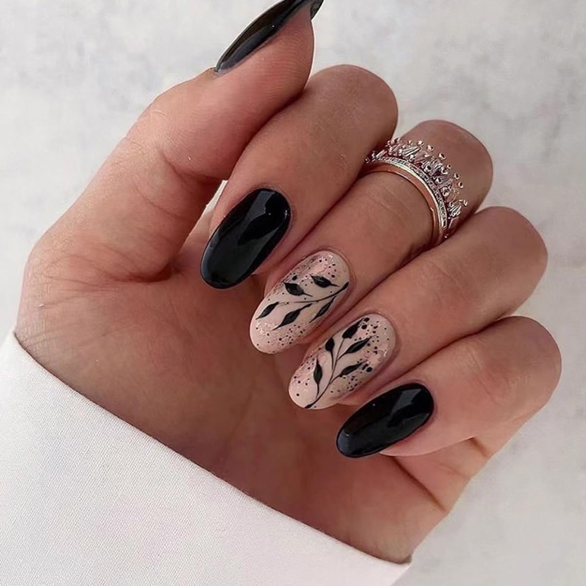 Black & Gold Vine Oval Press-On Nails - 24pcs